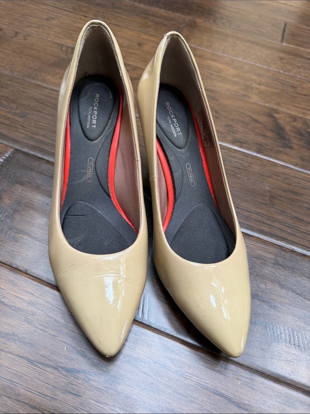 Rockport Women's Pointed Patent Pump in Beige